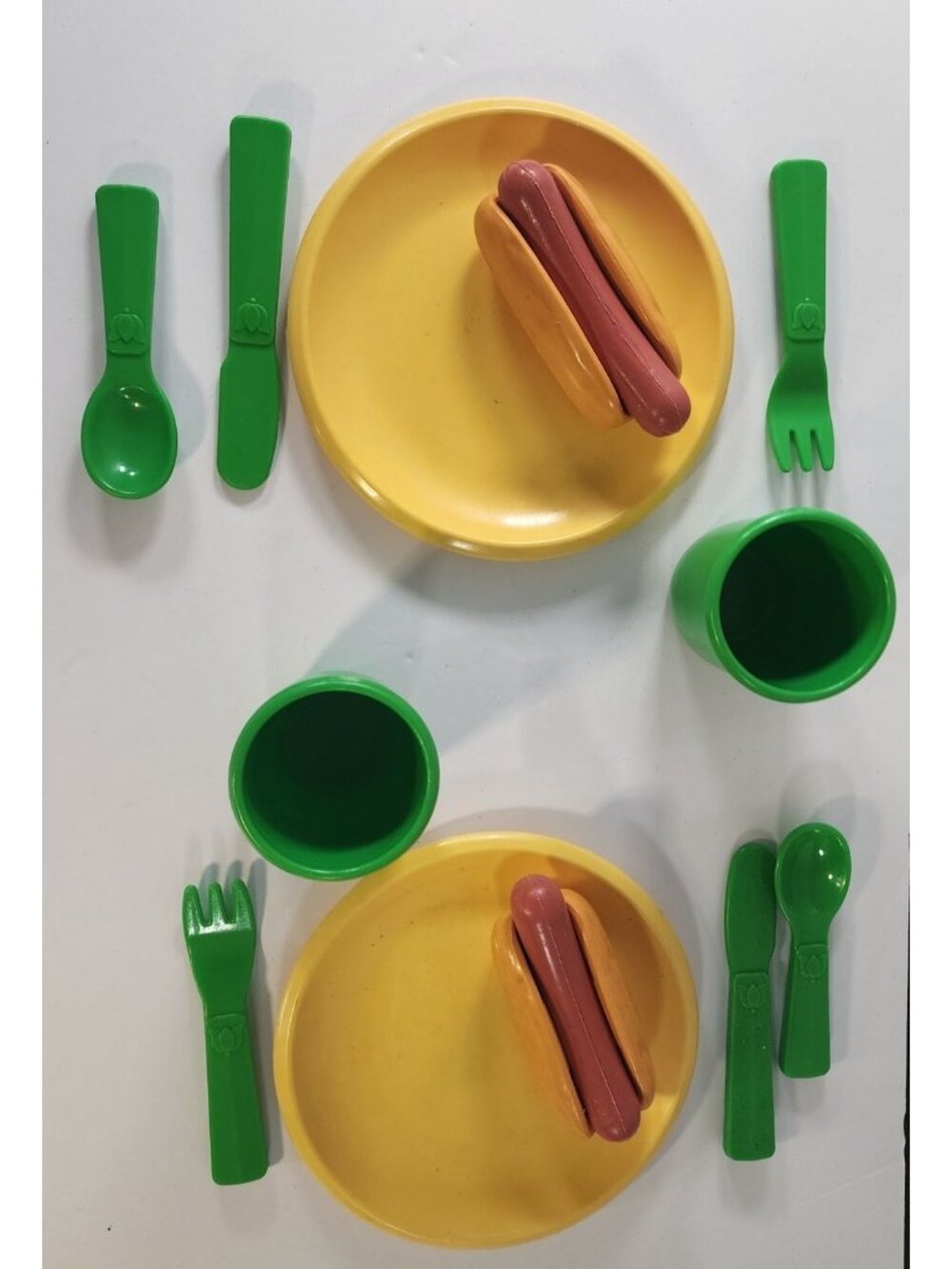 LITTLE TIKES PLACE SETTING FISHER PRICE FUN WITH FOOD HOT DOG LUNCH CUPS PLATES